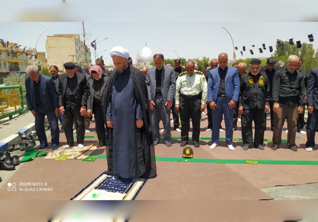 برگزاری نماز ظهر عاشورا در خنداب