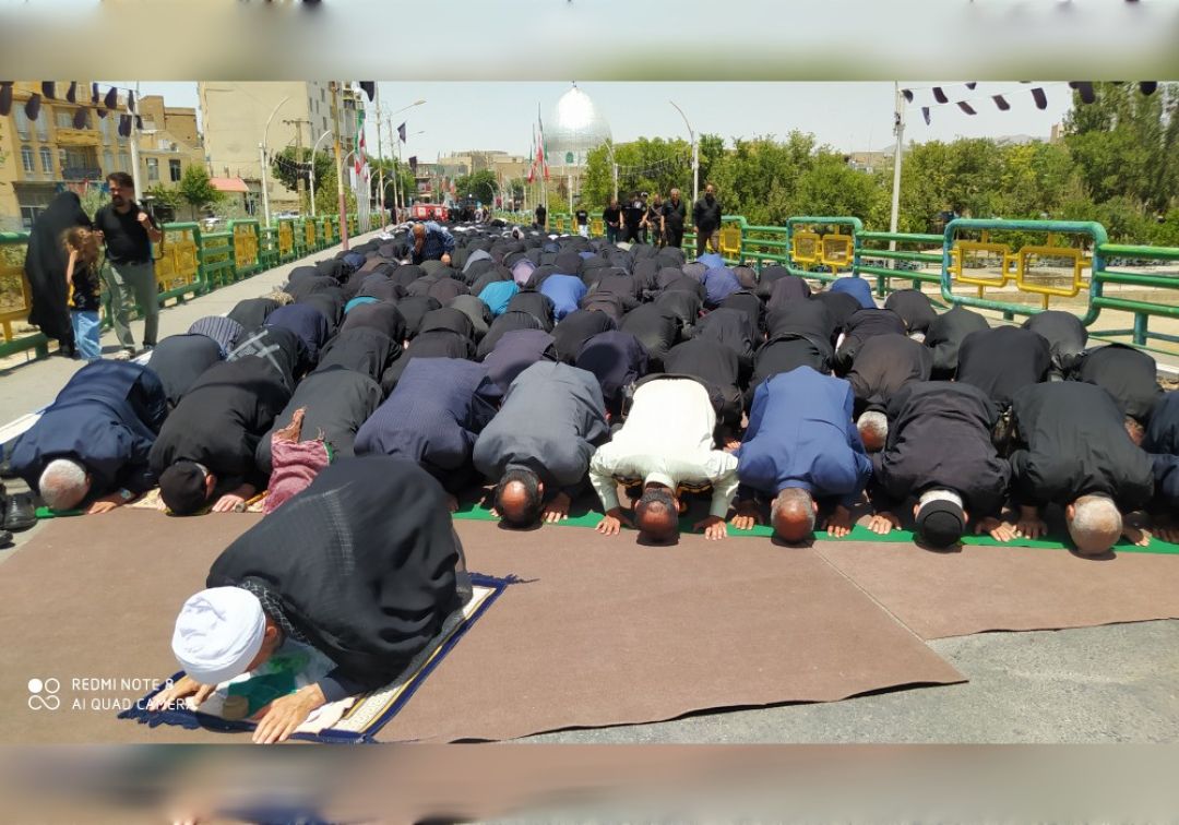 برگزاری نماز ظهر عاشورا در خنداب