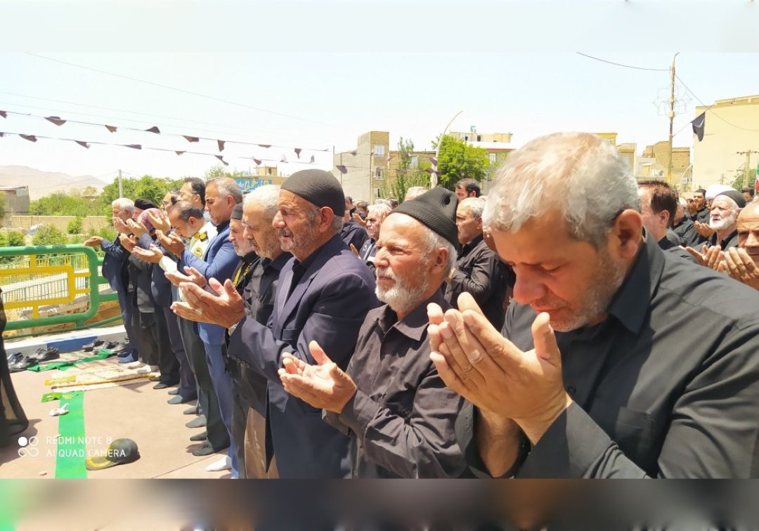 برگزاری نماز ظهر عاشورا در خنداب