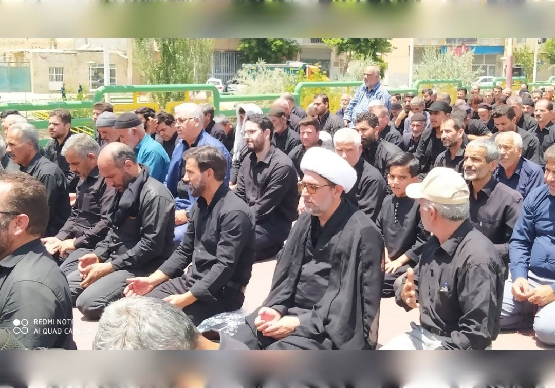 برگزاری نماز ظهر عاشورا در خنداب