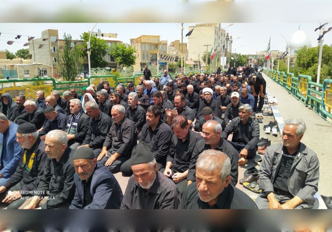 برگزاری نماز ظهر عاشورا در خنداب